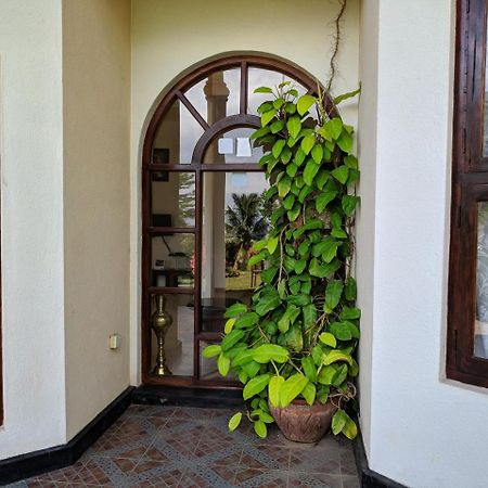 Kanda Holiday Bungalow Канди Екстериор снимка