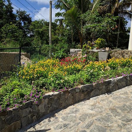 Kanda Holiday Bungalow Канди Екстериор снимка