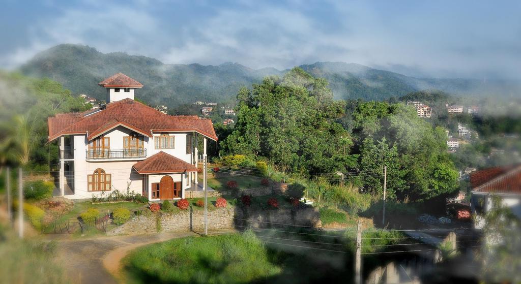 Kanda Holiday Bungalow Канди Екстериор снимка