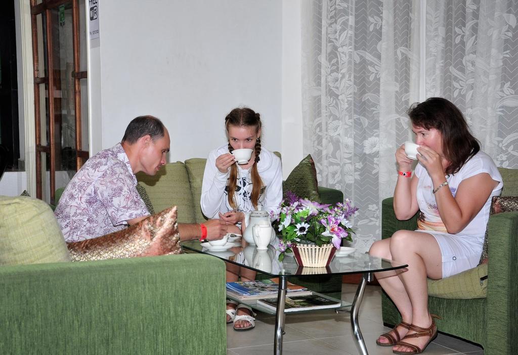 Kanda Holiday Bungalow Канди Екстериор снимка