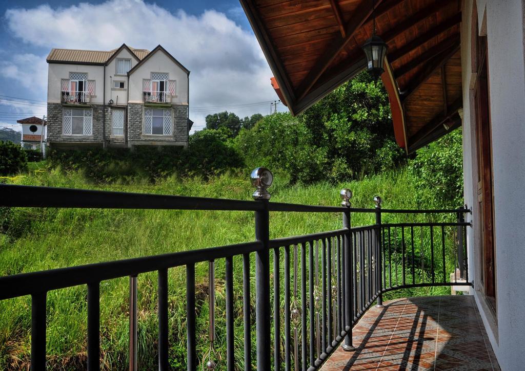 Kanda Holiday Bungalow Канди Екстериор снимка