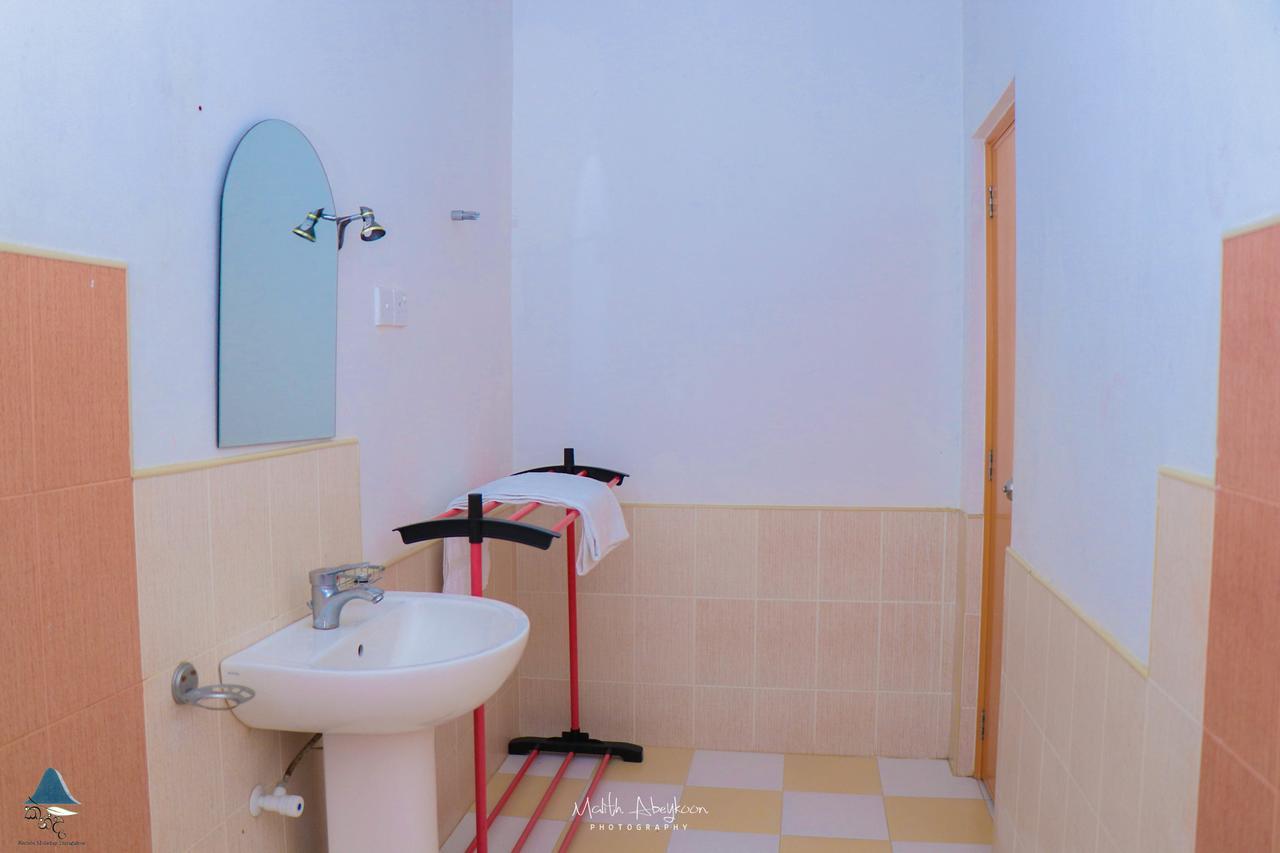 Kanda Holiday Bungalow Канди Екстериор снимка
