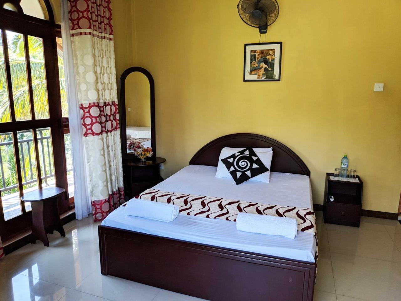 Kanda Holiday Bungalow Канди Екстериор снимка
