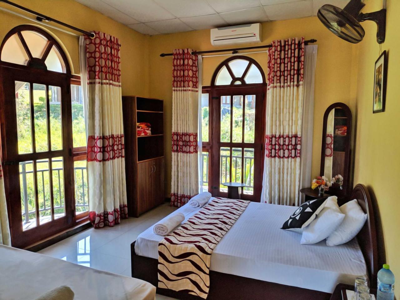 Kanda Holiday Bungalow Канди Екстериор снимка