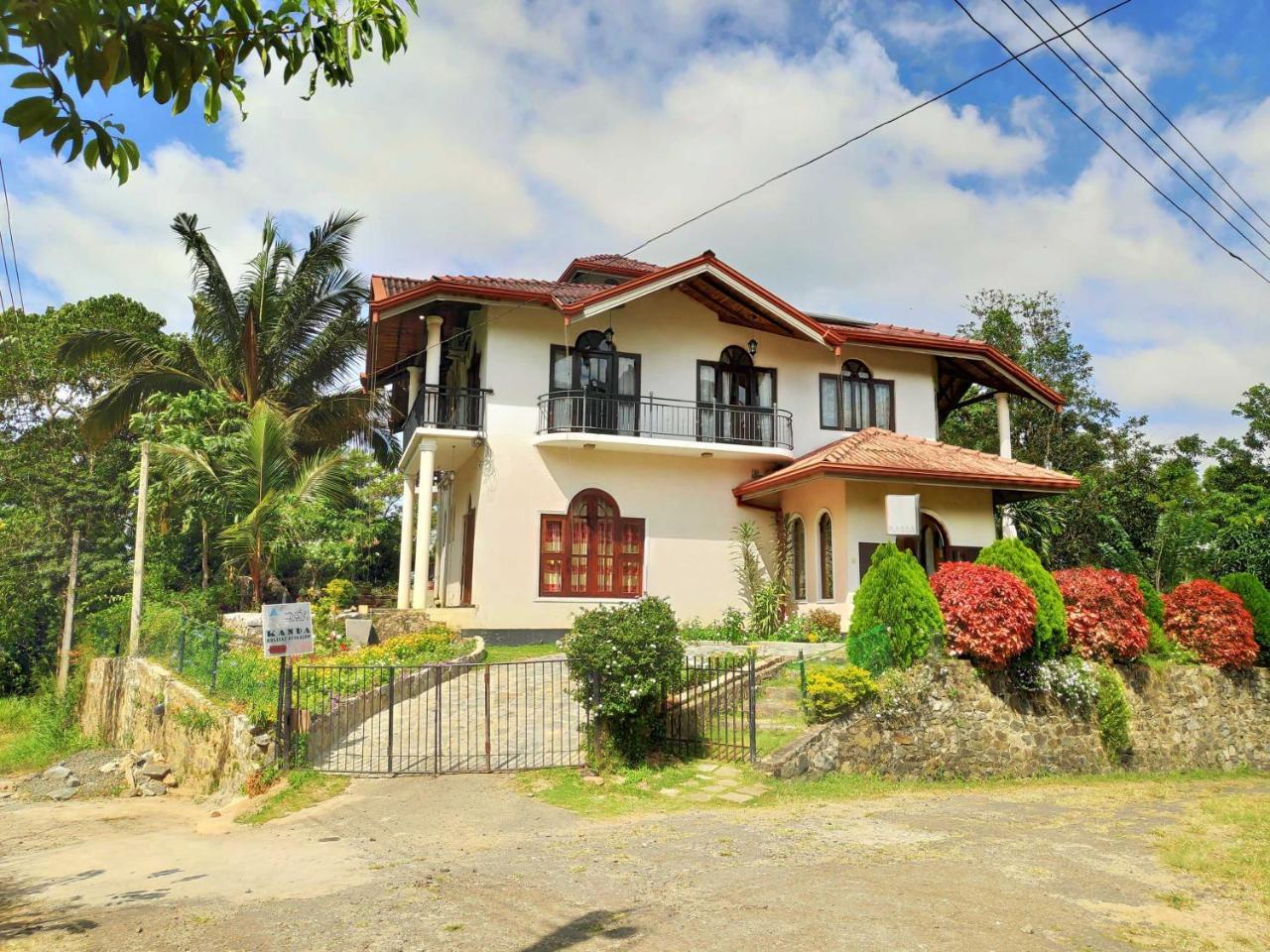 Kanda Holiday Bungalow Канди Екстериор снимка