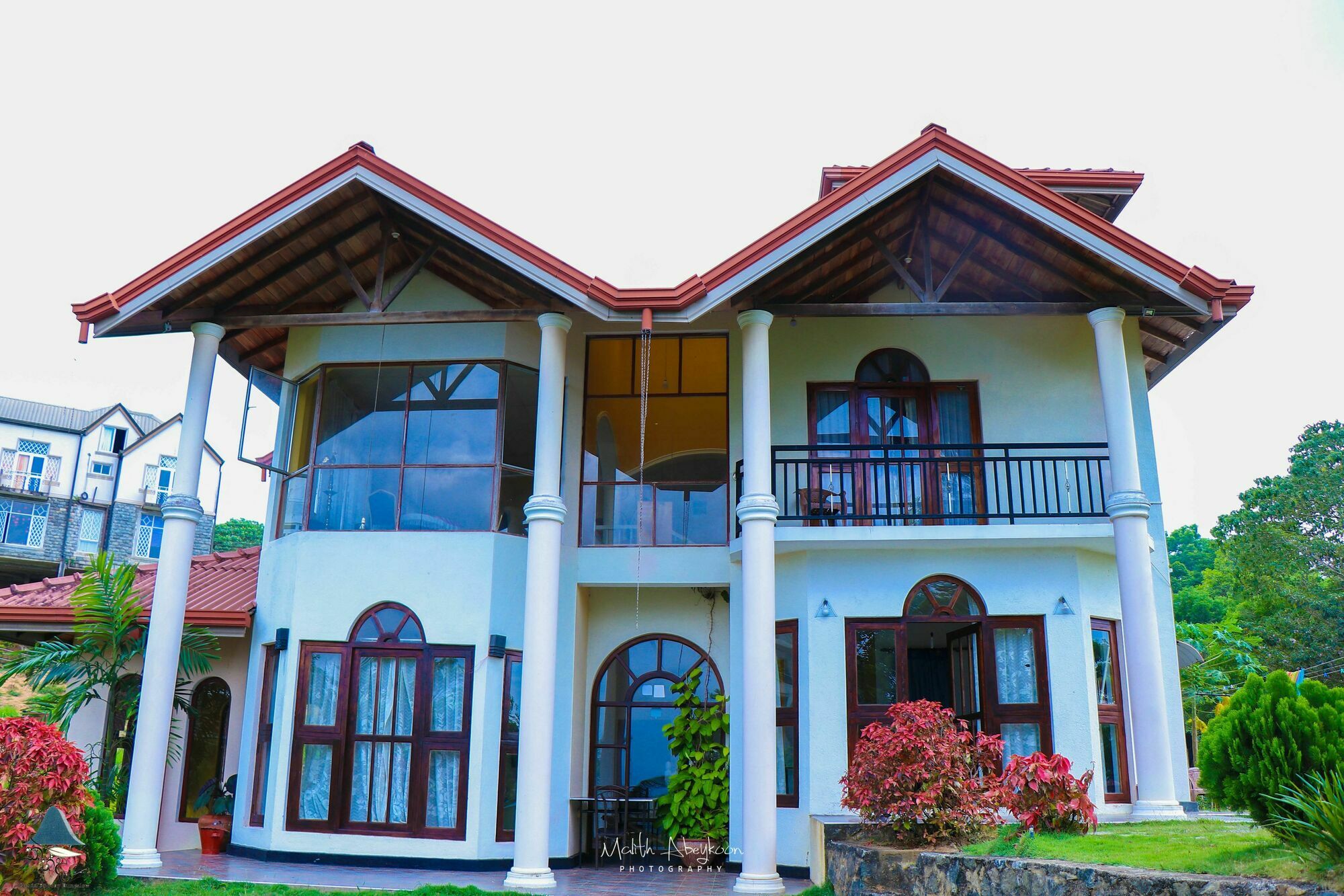 Kanda Holiday Bungalow Канди Екстериор снимка